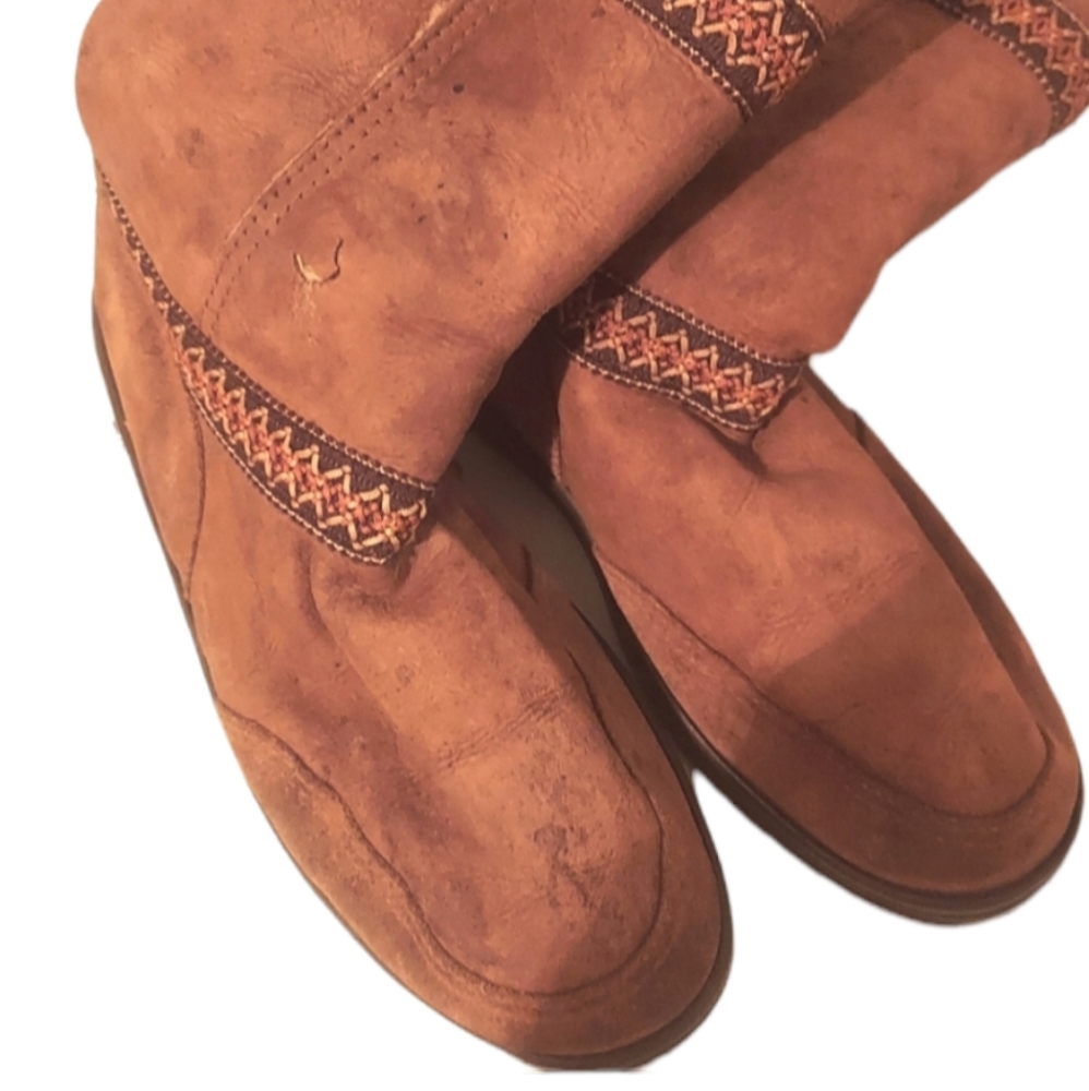Used Sundance uggs negotiable
